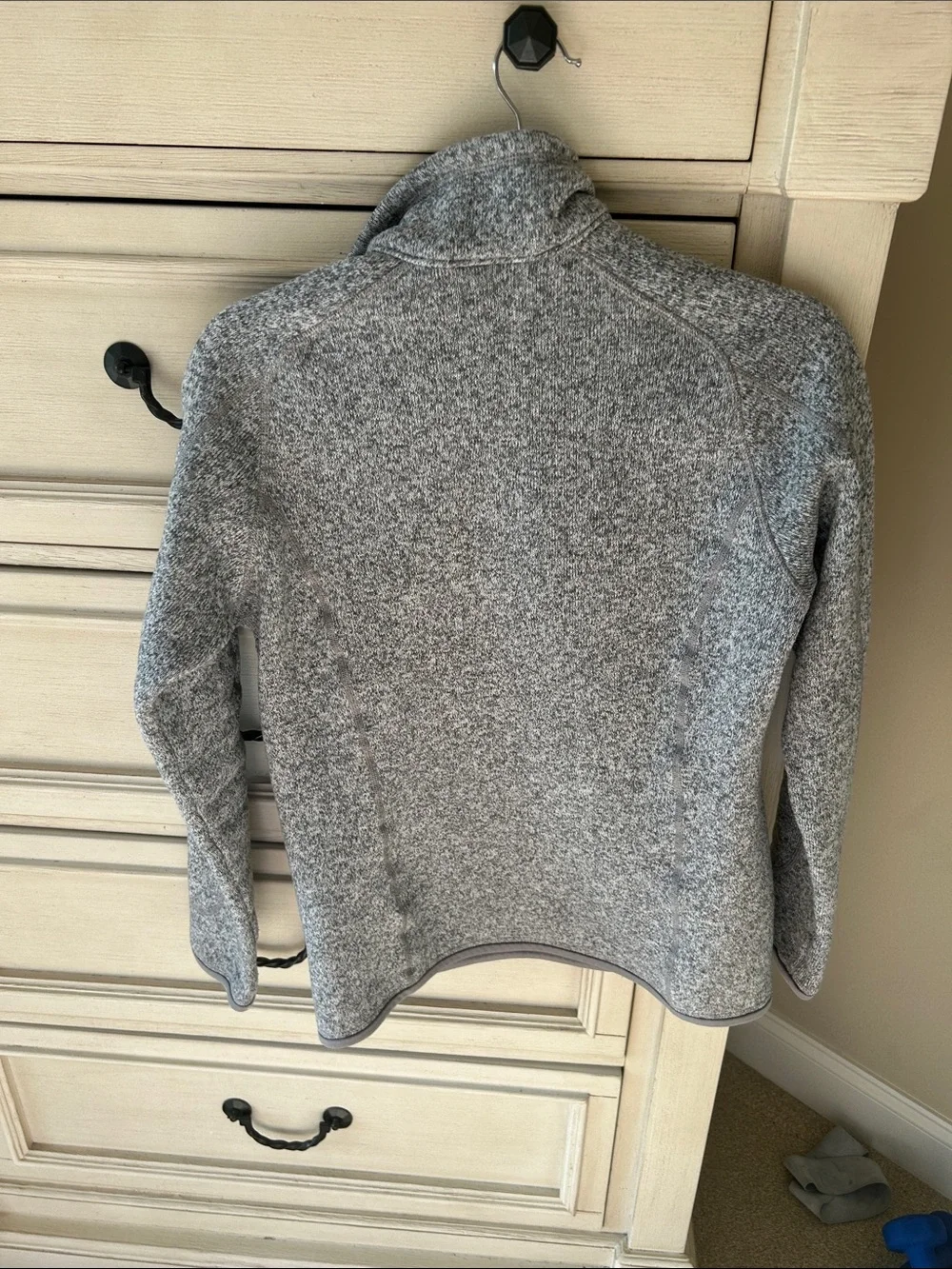Woman’s Patagonia 1/4 zip